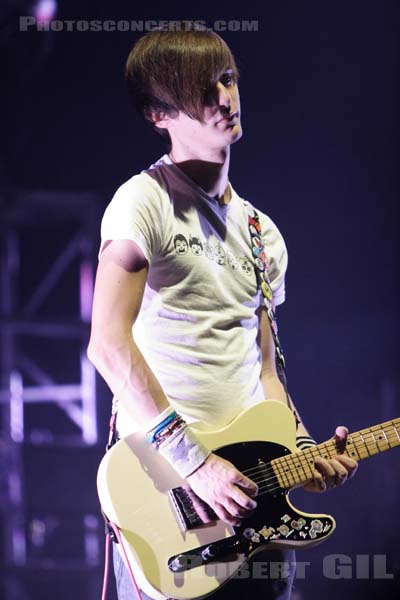 BLOC PARTY - 2005-11-14 - PARIS - Zenith - Russell Dean Lissack
